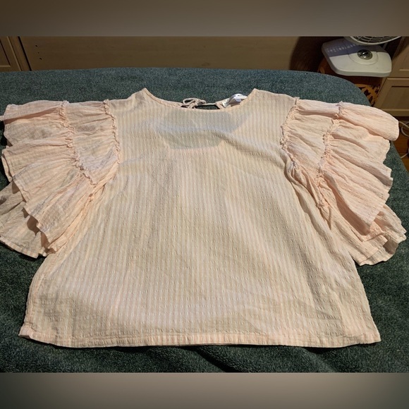 ❗️nwot❗️CHELSEA & THEODORE • Striped Ruffle Flutter Sleeve Seersucker Blouse • M - Picture 2 of 10